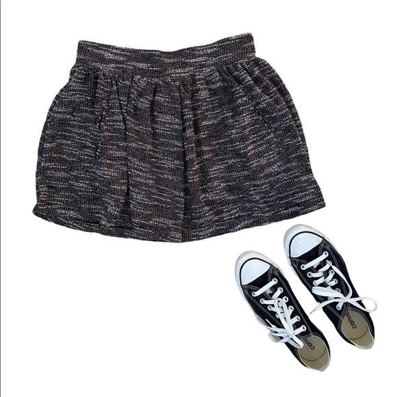 FREE PEOPLE Mini Skater Knit Pleated Black & White Skirt w/Pockets Women S Small - Picture 1 of 7